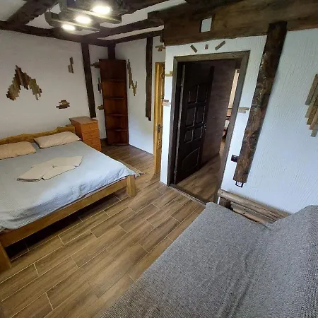 цімбори Apartment *